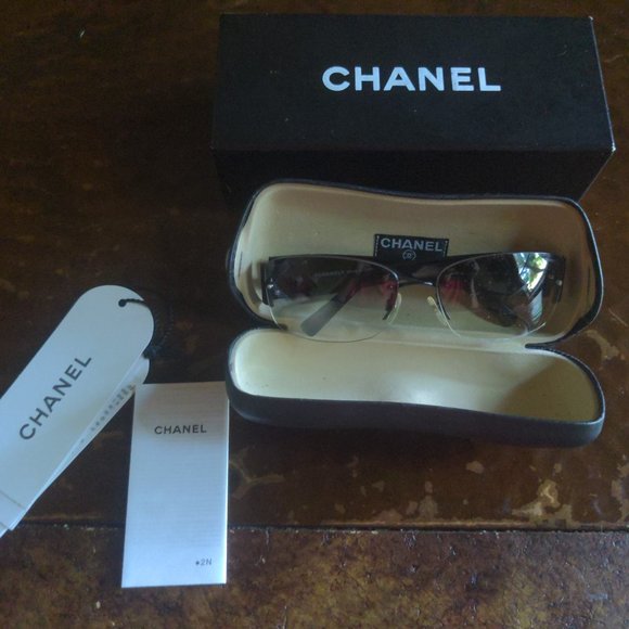 Chanel Crystal CC logo sunglasses 4117B like new - Picture 1 of 3